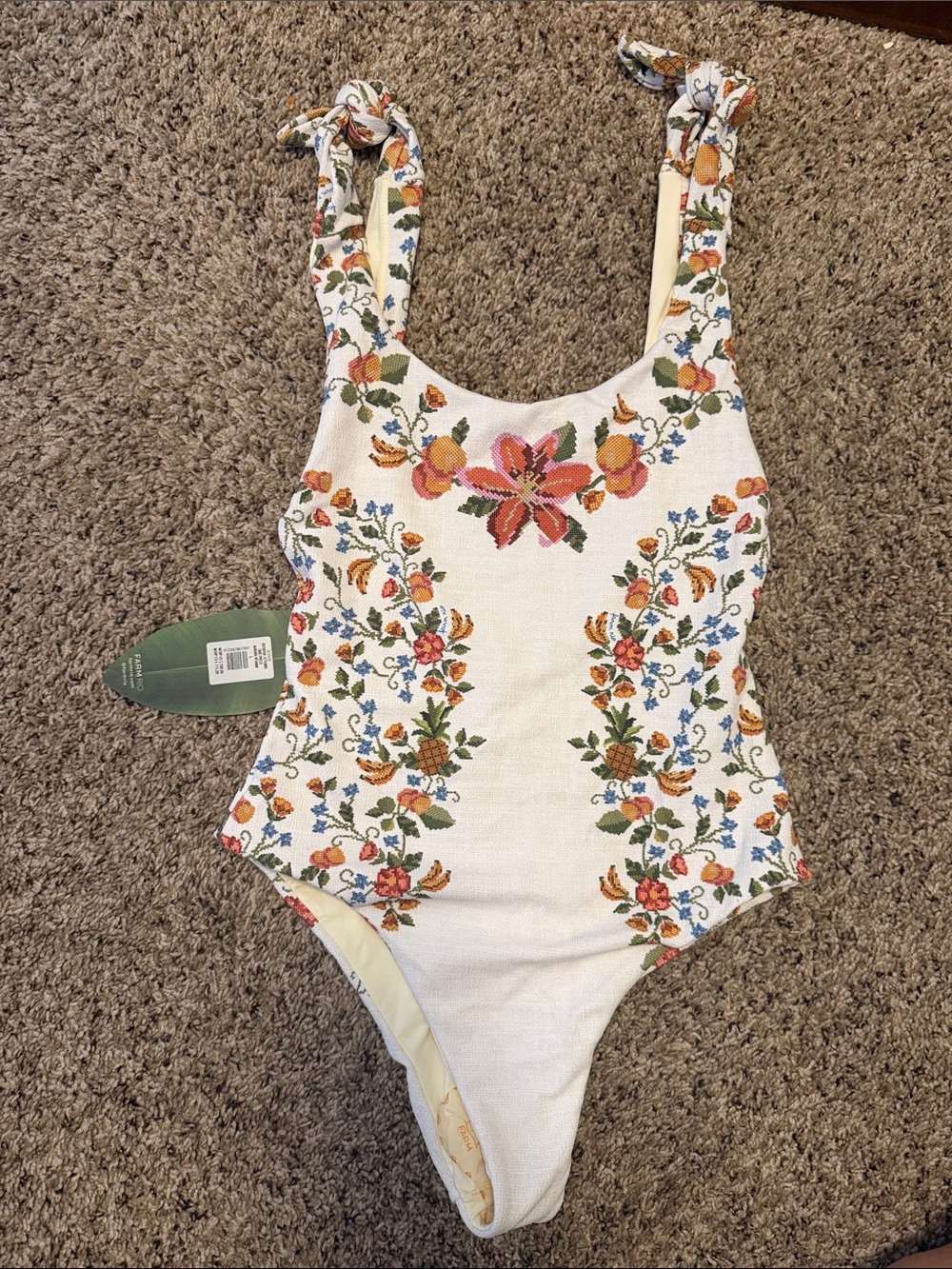 FARM RIO NWT SZ LG One Piece Bathing Suit. Fully line, never worn